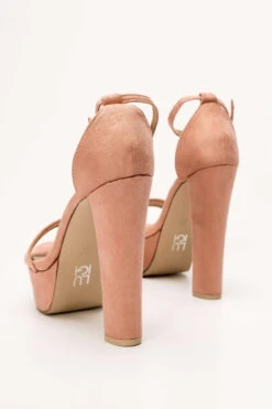 LUIGI DESIGN - Πέδιλα με Φιάπα & Μπαρέτα -Papoutsi Greece luigi design pedila me fiapa mpareta 62845 be9c