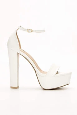 LUIGI DESIGN - Πέδιλα με Φιάπα & Μπαρέτα