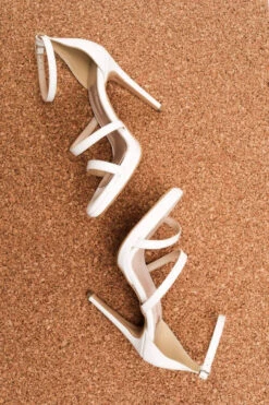 LUIGI DESIGN - Πέδιλα με Κλειστή Φτέρνα & Μπαρέτα -Papoutsi Greece luigi design pedila me kleisti fterna mpareta 67905 hbmv