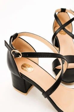 LUIGI DESIGN - Πέδιλα με Χιαστί Λουρία -Papoutsi Greece luigi design pedila me xiasti louria 65277 x7fc