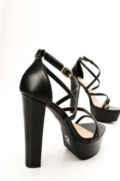 LUIGI DESIGN - Πέδιλα με Χιαστί Λουριά & Φιάπα -Papoutsi Greece luigi design pedila me xiasti louria fiapa 65309 sbk0