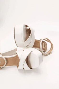 LUIGI DESIGN - Πέδιλα Χιαστί με Μπάρετα & Φιάπα -Papoutsi Greece luigi design pedila xiasti me mpareta fiapa 68459 ez15