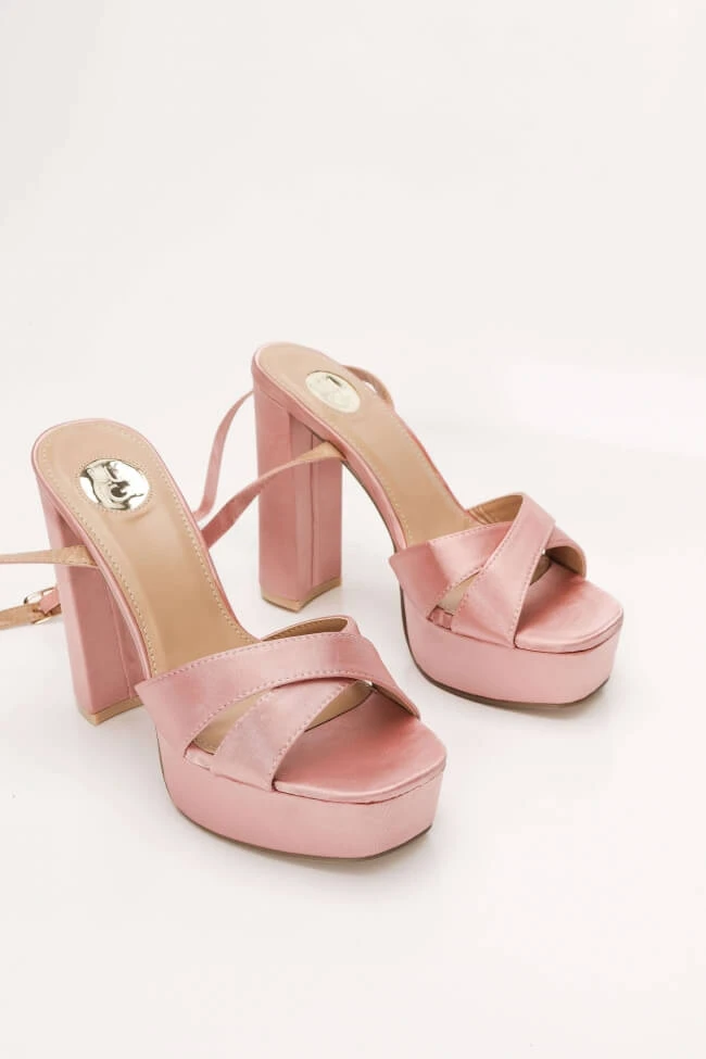 LUIGI DESIGN - Πέδιλα Χιαστί με Μπάρετα & Φιάπα 2 LUIGI DESIGN - Πέδιλα Χιαστί με Μπάρετα & Φιάπα - Image 2