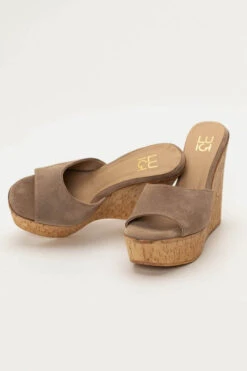 LUIGI DESIGN - Πλατφόρμες Suede με Φελλό 8 LUIGI DESIGN - Πλατφόρμες Suede με Φελλό -Papoutsi Greece luigi design platformes suede me fello 93417 e1li