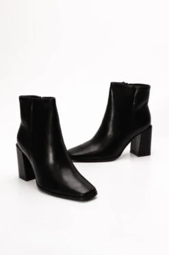 Μποτάκια με Ραφή στο Πλάι -Papoutsi Greece mpotakia me rafi sto plai 50943 cxt0