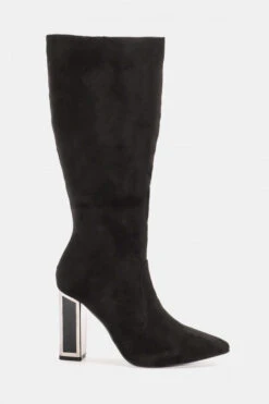 Μπότες με Μεταλλική Λεπτομέρειεα στο Τακούνι