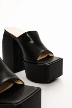 Mules με Φιάπα 7 Mules με Φιάπα -Papoutsi Greece mules me fiapa 63181 oeae