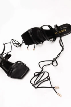 Πέδιλα με Λουριά & Τετράγωνη Μύτη 10 Πέδιλα με Λουριά & Τετράγωνη Μύτη -Papoutsi Greece mules me louria tetragwni muti 66609 7w0e