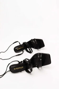 Πέδιλα με Λουριά & Τετράγωνη Μύτη 12 Πέδιλα με Λουριά & Τετράγωνη Μύτη -Papoutsi Greece mules me louria tetragwni muti 66609 zw5y