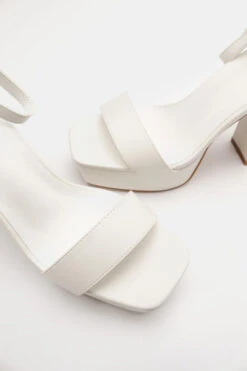 Πέδιλα με Φιάπα & Μπαρέτα -Papoutsi Greece pedila me fiapa mpareta 91201 f99h