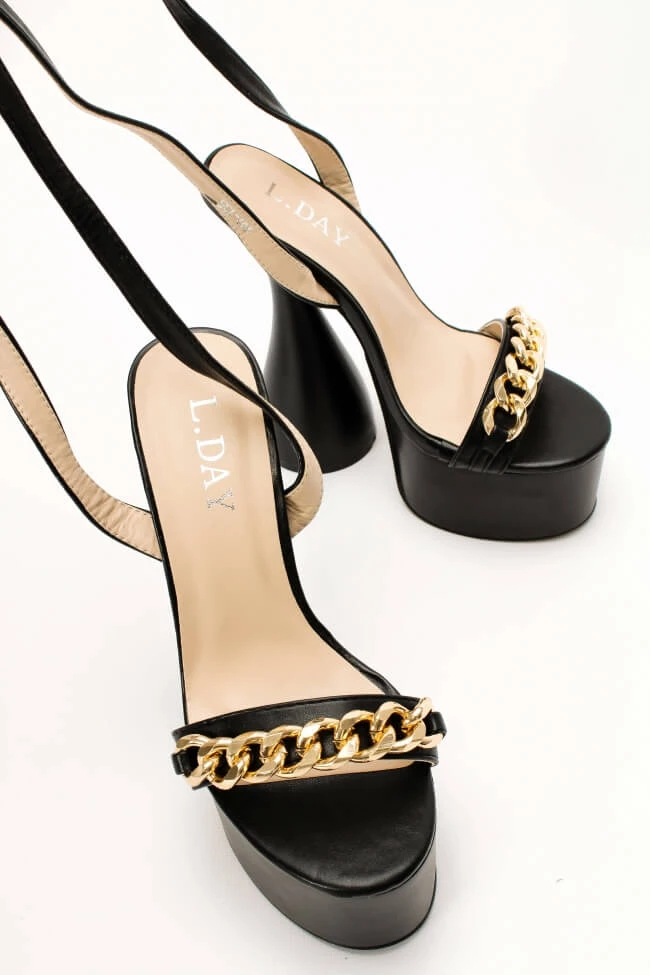 Πέδιλα με Ιδιαίτερο Τακούνι & Διακοσμητική Αλυσίδα 4 Πέδιλα με Ιδιαίτερο Τακούνι & Διακοσμητική Αλυσίδα - Image 4