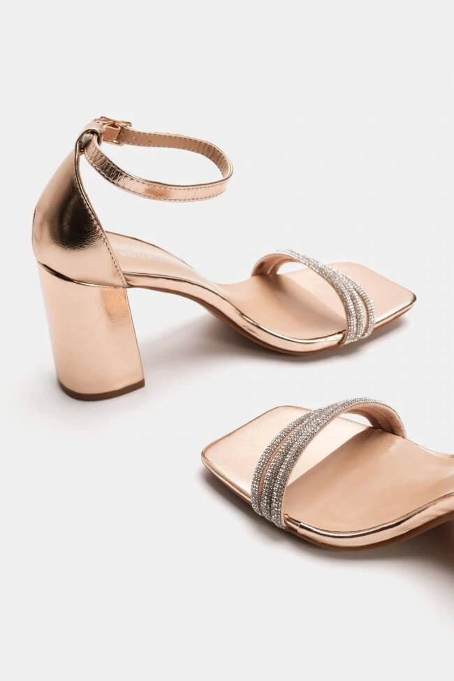 Πέδιλα με Κλειστή Φτέρνα & Λουράκια απο Strass 4 Πέδιλα με Κλειστή Φτέρνα & Λουράκια απο Strass - Image 4