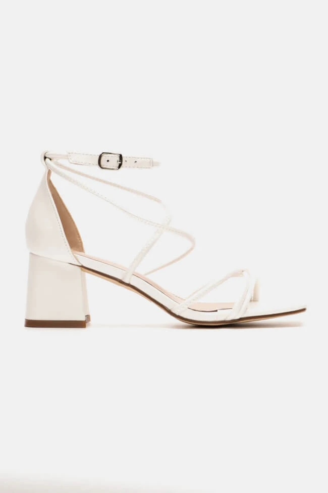 Πέδιλα με Κλειστή Φτέρνα & Χιαστί Λουράκια 2 Πέδιλα με Κλειστή Φτέρνα & Χιαστί Λουράκια - Image 2