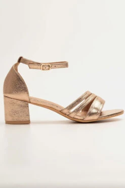 Πέδιλα με Λοξά Λουράκια & Μπαρέτα