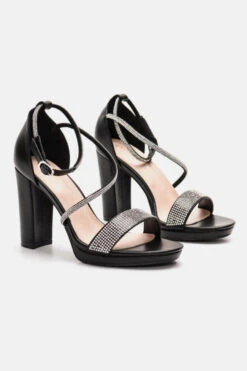 Πέδιλα με Λοξό Λουράκι & Strass