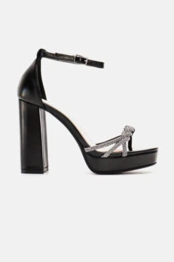 Πέδιλα με Λουράκια Πλεξούδα απο Strass & Φιάπα