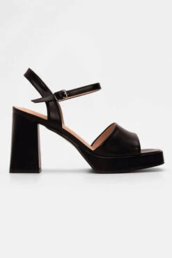 Πέδιλα με Τετράγωνη Μύτη & Φιάπα -Papoutsi Greece pedila me tetragwni muti fiapa 94267 00wv