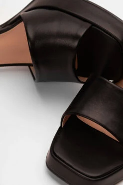 Πέδιλα με Τετράγωνη Μύτη & Φιάπα -Papoutsi Greece pedila me tetragwni muti fiapa 94267 kgnx