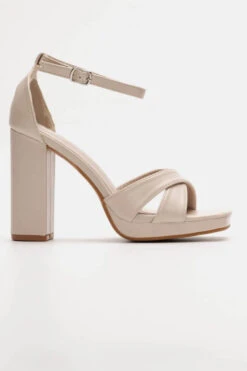 Πέδιλα με Χιαστί Λουράκια & Φιάπα