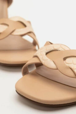 Πέδιλα με Χρυσή Λεπτομέρεια στο Τακούνι 6 Πέδιλα με Χρυσή Λεπτομέρεια στο Τακούνι -Papoutsi Greece pedila me xrusi leptomereia sto takouni 93563 ht5h