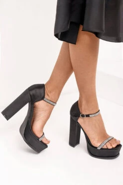 Πέδιλα Σατέν με Φιάπα & Strass