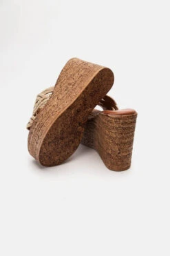 Πλατφόρμες με Πλεξούδα & Διακοσμητικές Πέτρες 9 Πλατφόρμες με Πλεξούδα & Διακοσμητικές Πέτρες -Papoutsi Greece platformes espantrigies me pleksouda diakosmitikes 91001 t78s