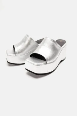 Πλατφόρμες με Τετράγωνη Μύτη 8 Πλατφόρμες με Τετράγωνη Μύτη -Papoutsi Greece platformes me tetragwni muti 90661 77kn